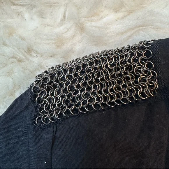 NWT Rachel Roy 100% Cotton Black V-Neck T-Shirt with Embellished Shoulders - Picture 4 of 5